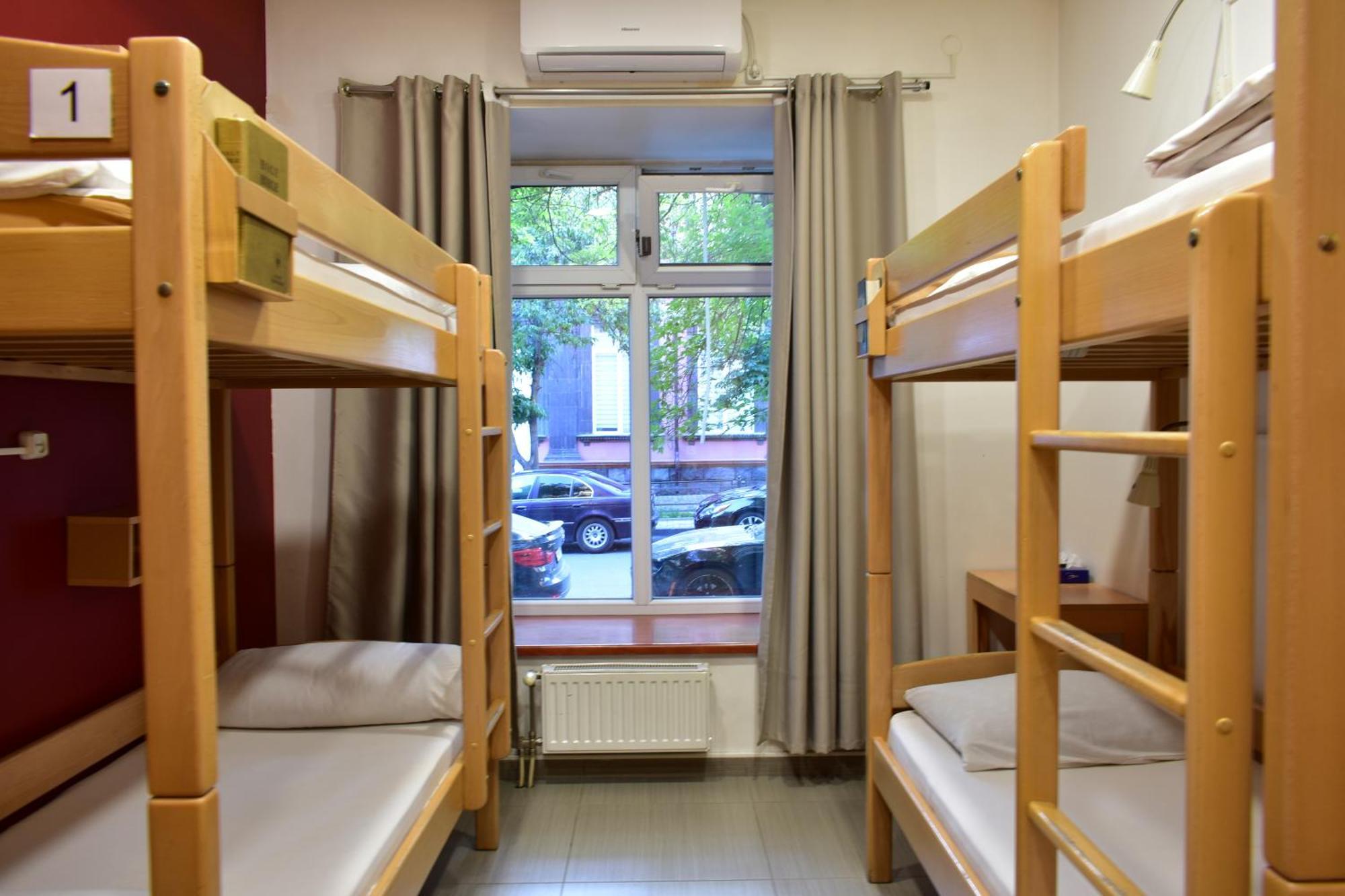 Envoy Hostel & Tours Erywań Zewnętrze zdjęcie