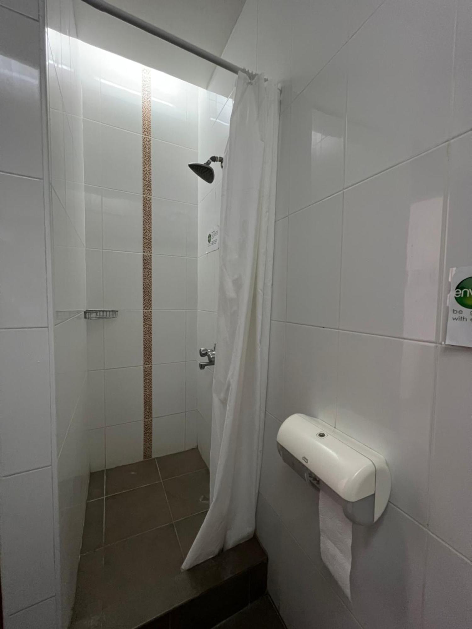 Envoy Hostel & Tours Erywań Zewnętrze zdjęcie