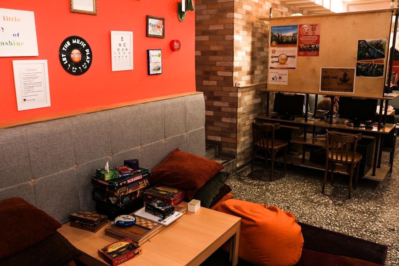 Envoy Hostel & Tours Erywań Zewnętrze zdjęcie